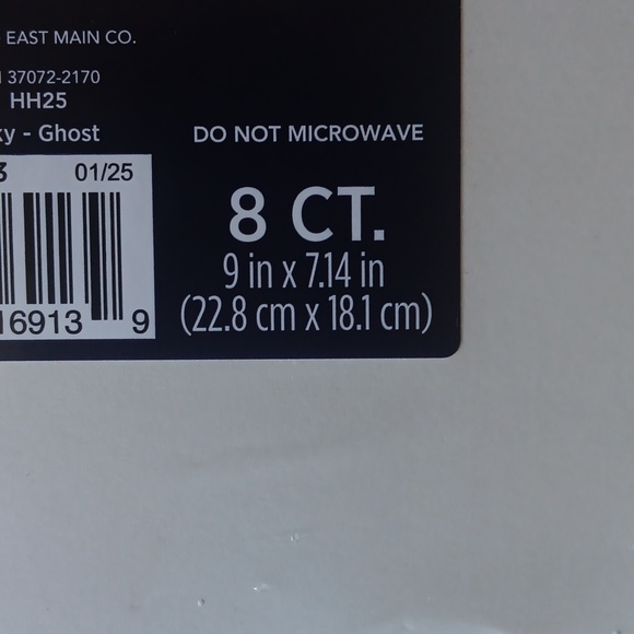 Ghost Pumpkin Paper Plates - Halloween Party Pack 16 Total - Picture 2 of 2